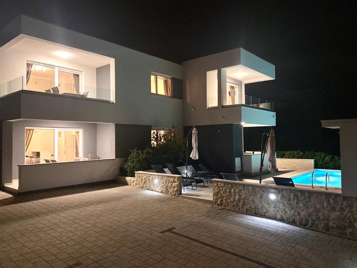 Fantasy Pool Villa Novalja Ngoại thất bức ảnh